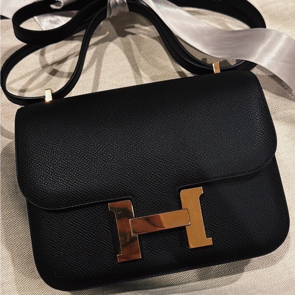 SOLD!Black Epsom Constance 18 GHW
C Stamp (2018). Highly sought after H neutral! - Picture 14 of 14